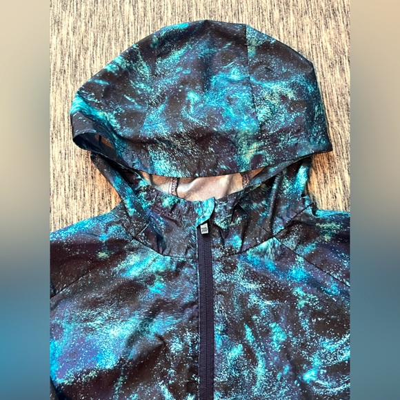 🩵All in Motion Windbreaker - Size Youth Small - Picture 2 of 6